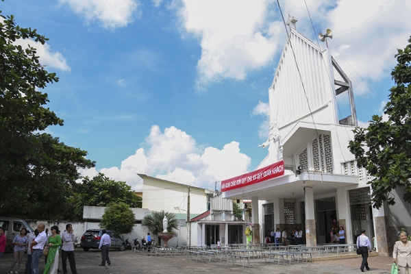 Giờ lễ Nhà Thờ Chúa Hiển Linh (Q. 6) Giờ lễ Nhà Thờ Chúa Hiển Linh (Q. 6)