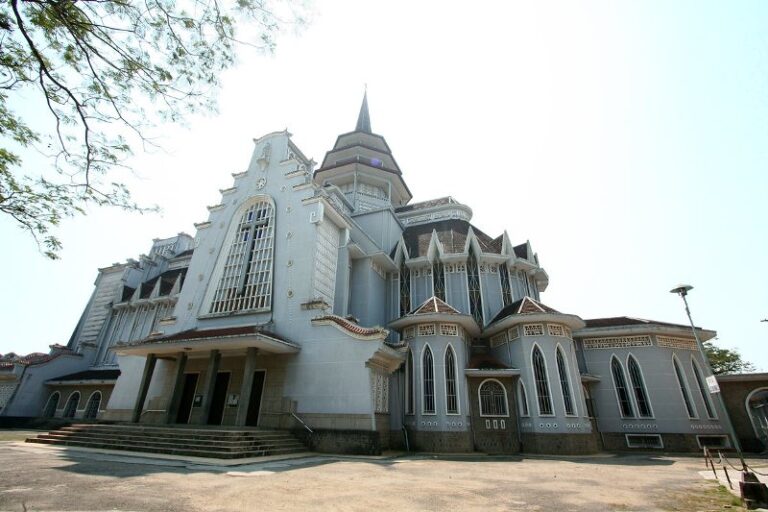 Giờ lễ Nhà Thờ Đức Mẹ Hằng Cứu Giúp (Dòng Chúa Cứu Thế, Huế) (TP. Huế) Giờ lễ Nhà Thờ Đức Mẹ Hằng Cứu Giúp (Dòng Chúa Cứu Thế, Huế) (TP. Huế)