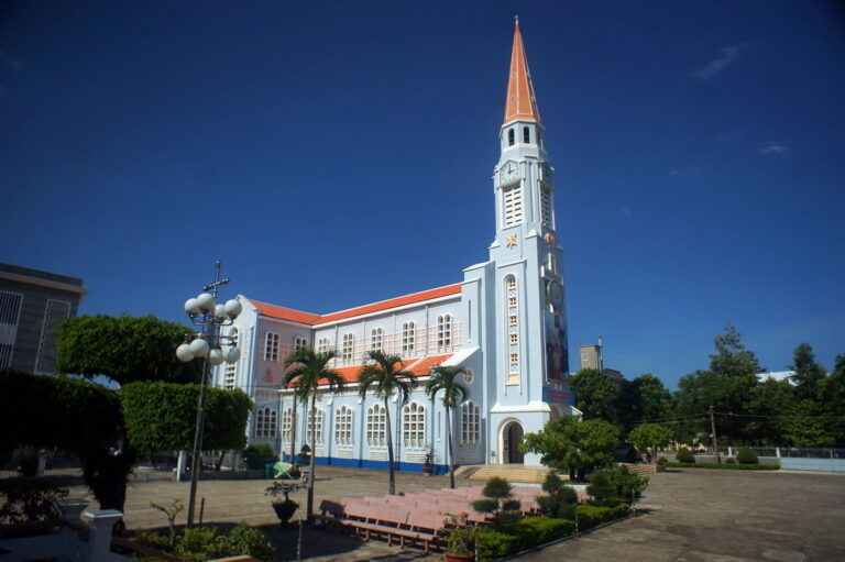 Giờ lễ Nhà Thờ Chánh Tòa Quy Nhơn (nhà thờ nhọn) (TP. Quy Nhơn) Giờ lễ Nhà Thờ Chánh Tòa Quy Nhơn (nhà thờ nhọn) (TP. Quy Nhơn)