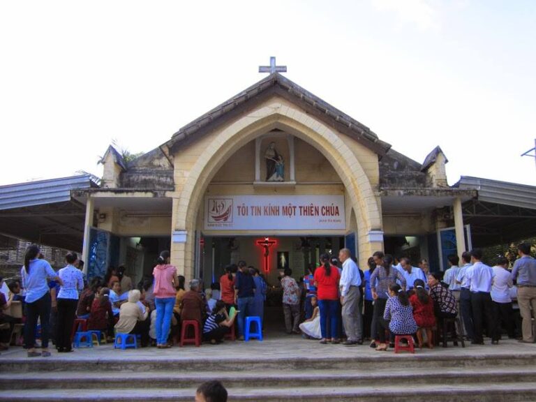 Giờ lễ Nhà Thờ Phù Sa (TP. Nha Trang)