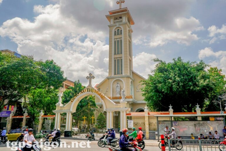 Giờ lễ Nhà Thờ Thị Nghè (Q. Bình Thạnh)