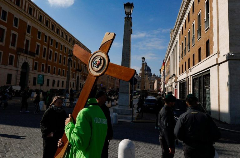 25 ngàn tín hữu đến từ 100 quốc gia tham dự Năm Thánh Tình nguyện viên