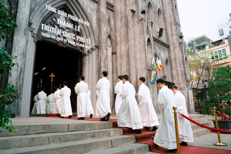 Thánh lễ truyền chức Phó tế tại Tổng Giáo phận Hà Nội năm 2025